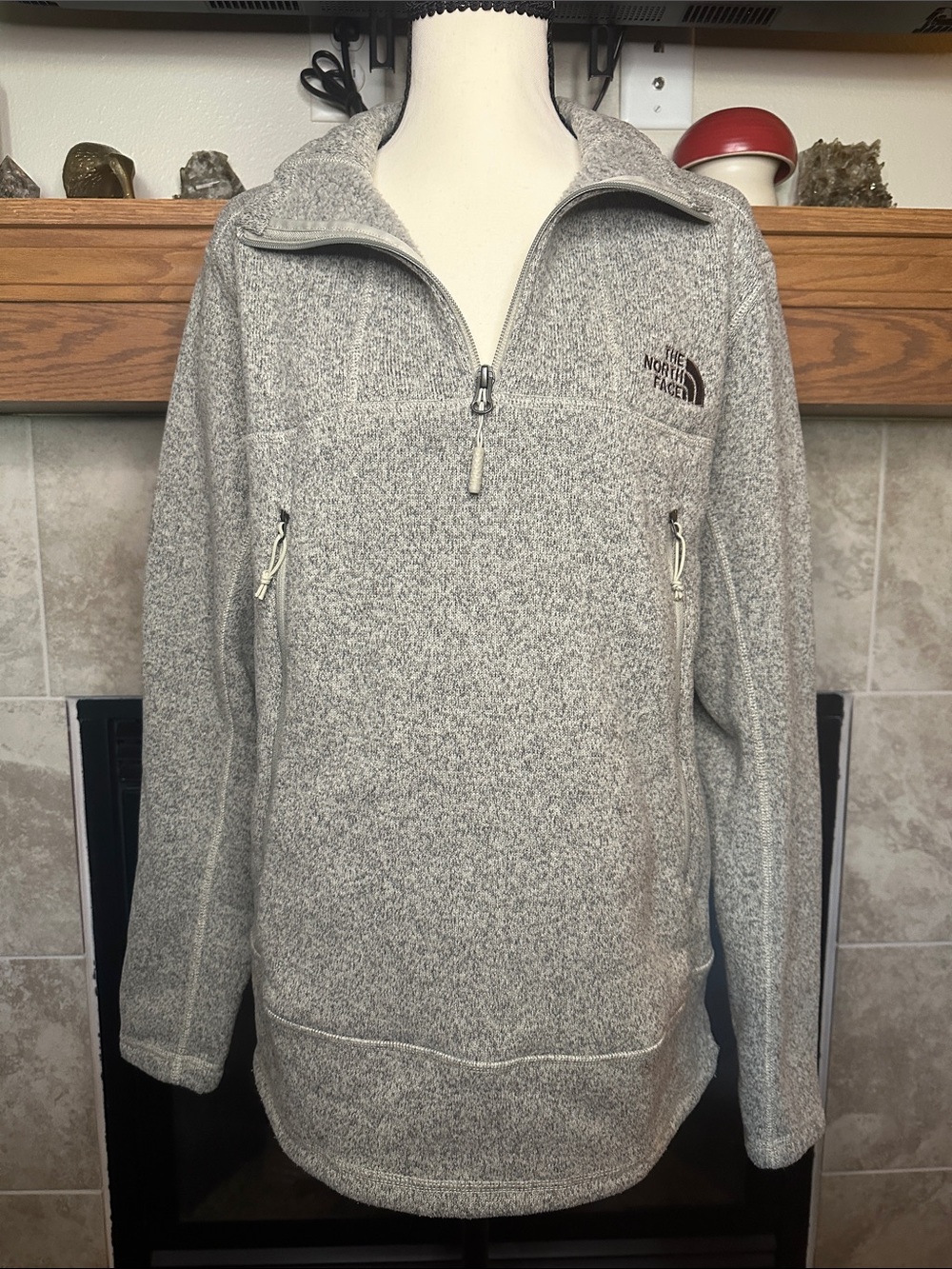 The North Face Light Heather Grey Men’s Quarter-Zip Fleece Pullover Size Medium